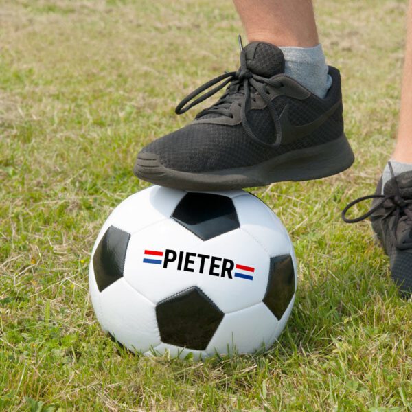 Voetbal met naam bedrukken