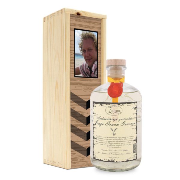 Jenever in bedrukte kist - Zuidam