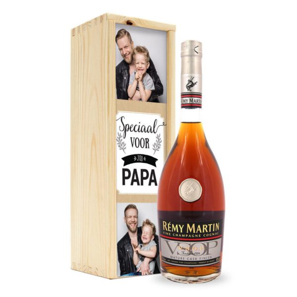 Cognac in bedrukte kist - Rémy Martin VSOP