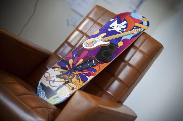 Skateboard met eigen foto of ontwerp 22x85 cm