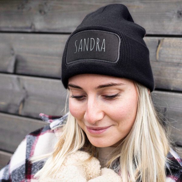 Muts borduren - Zwart