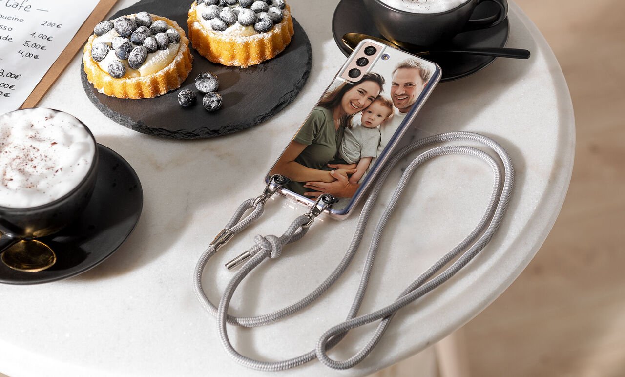 Telefoonhoesje met koord bedrukken met eigen foto